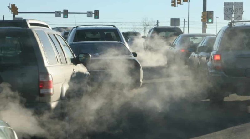 Общество: Учителя хотят запретить родителям привозить детей на машинах, чтобы ученики не дышали вредными выбросами