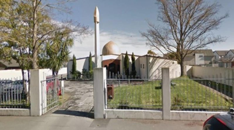 Общество: В Новой Зеландии совершено вооруженное нападение на две мечети. Десятки человек убиты