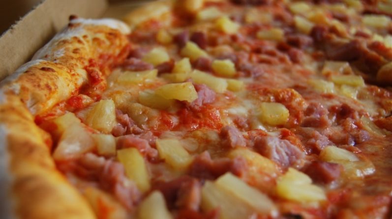 Досуг: Лондонский ресторан устраивает вечеринку для любителей пиццы с ананасами