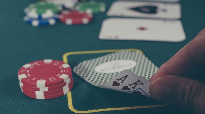 Общество: Работник казино украл у работодателя £20 тыс., чтобы вылечить зависимость от азартных игр