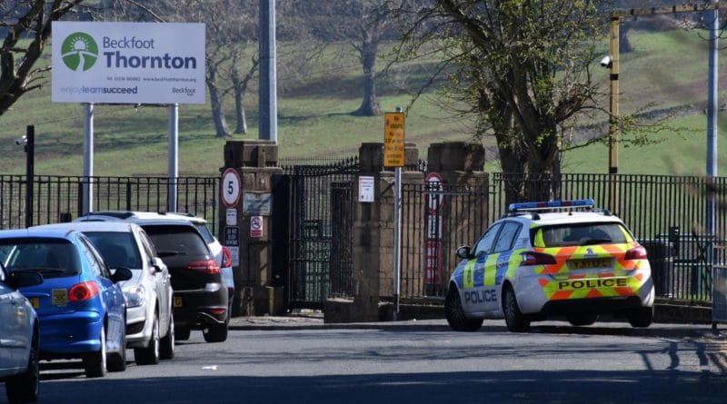 В школе Брадфорда 15-летний мальчик был ранен ножом 01042019 Происшествия: В школе Брадфорда 15-летний мальчик был ранен ножом