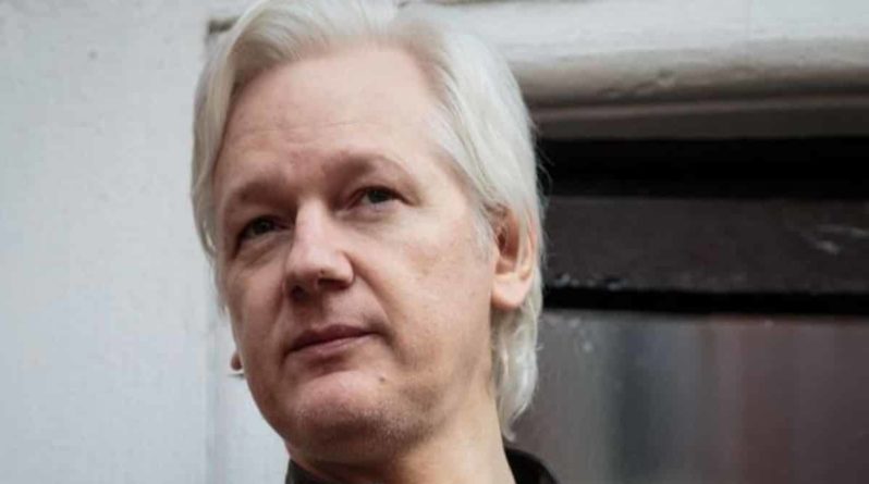 Общество: Джулиан Ассанж арестован: Эквадор лишил основателя WikiLeaks политического убежища