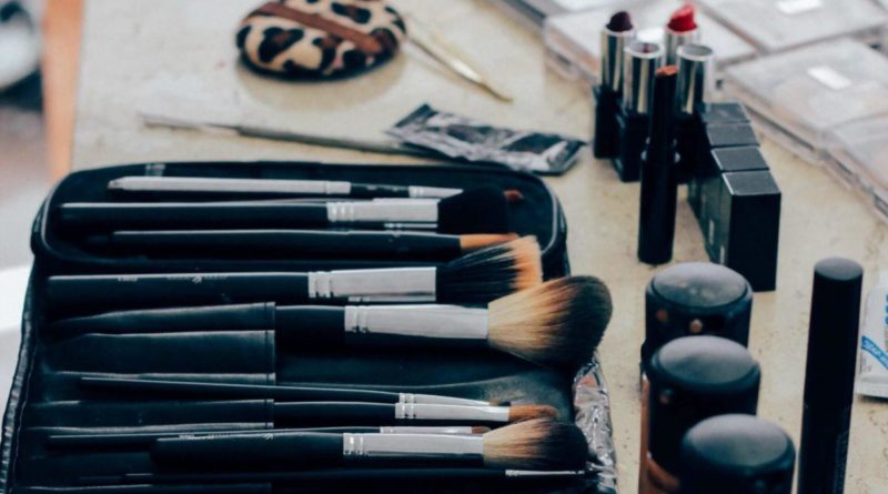 В мире: Косметическая компания Lush предупреждает о своем уходе из социальных сетей