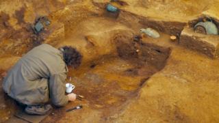Общество: Британский ответ Тутанхамону: в Англии обнаружена не менее важная гробница