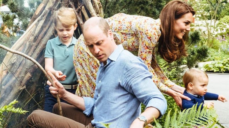Общество: Кейт Миддлтон и принц Уильям поделились семейными снимками с детьми: милые кадры