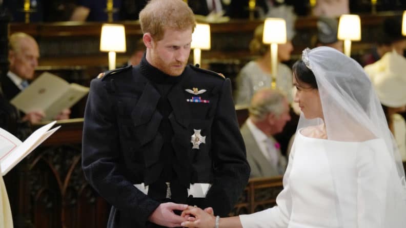 Общество: Принц Гарри и Меган Маркл отметили годовщину свадьбы фотоподборкой