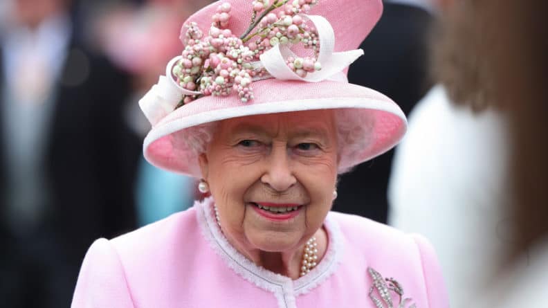 Общество: Елизавета II заработала почти $10 млн на своей любви к скачкам