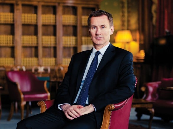 Общество: Глава МИД Британии: я буду способствовать снижению налога на прибыль, если стану премьером