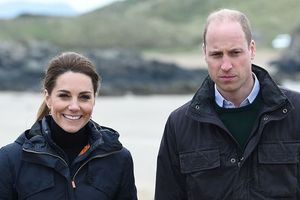 Общество: В полном сборе: Кейт Миддлтон и принц Уильям порадовали новыми семейными снимками
