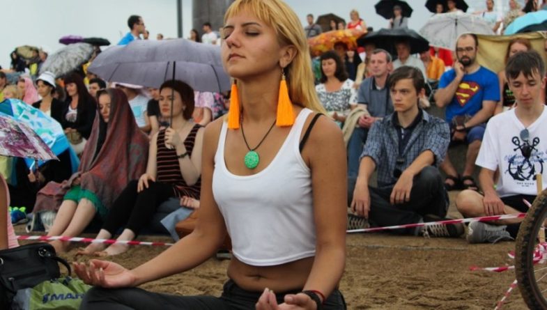 Общество: Британские ученые рассказали о негативном влиянии медитации на психику