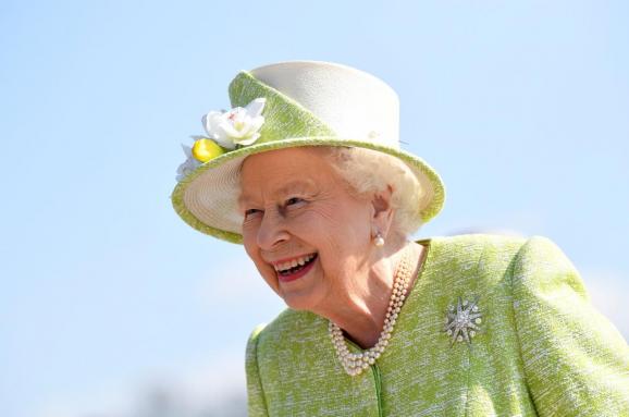Общество: Королева Елизавета II поздравила Зеленского по случаю инаугурации