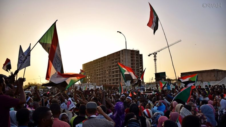 Общество: Британский посол в Судане снова встретился с ПВС