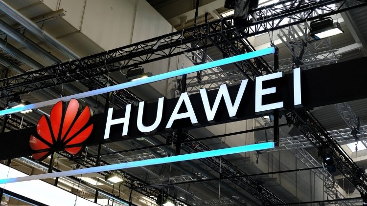 Общество: Британский мобильный оператор отменил предзаказы на смартфоны 5G от Huawei
