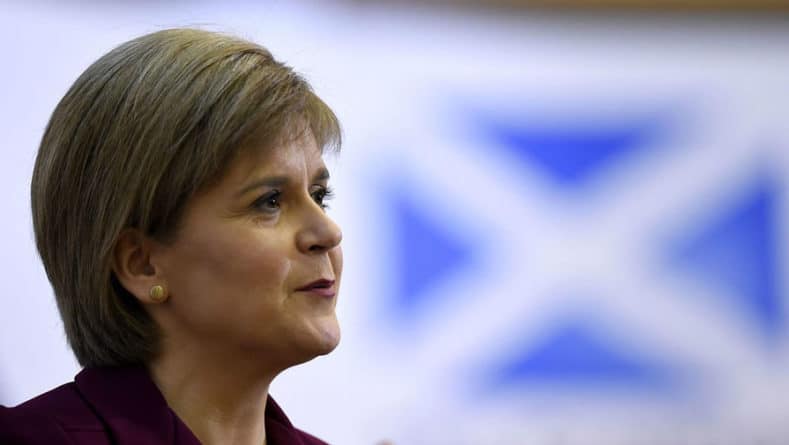 Общество: Шотландия проведет референдум о выходе из Британии