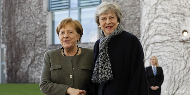 Общество: Меркель оценила сотрудничество с ушедшей в отставку Мэй