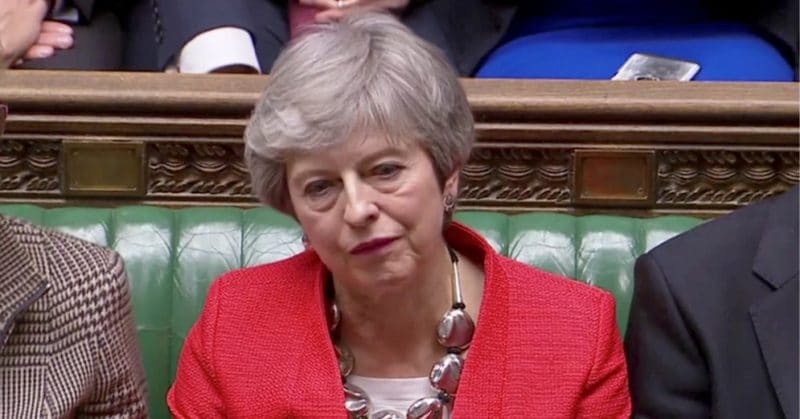 Общество: Премьер-министр Британии Тереза Мэй объявила об уходе в отставку