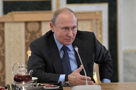 Общество: Путин: Москве и Лондону надо перевернуть в отношениях страницу со шпионами и покушениями