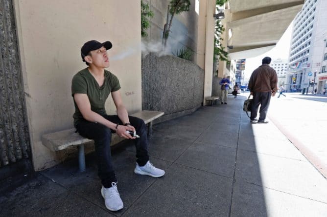 Происшествия: Власти Сан-Франциско проголосовали за запрет продажи электронных сигарет