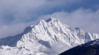 Общество: В Гималаях ищут пропавших альпинистов. Они пытались взойти на вторую по величине гору в Индии