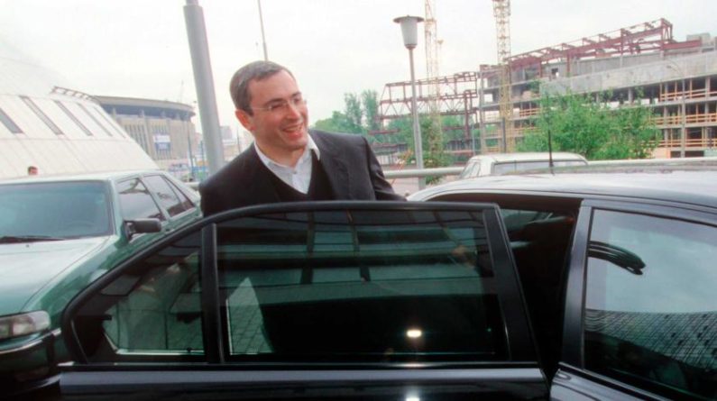 Общество: Опальный бизнесмен Ходорковский живет в Лондоне на выведенные из России миллиарды