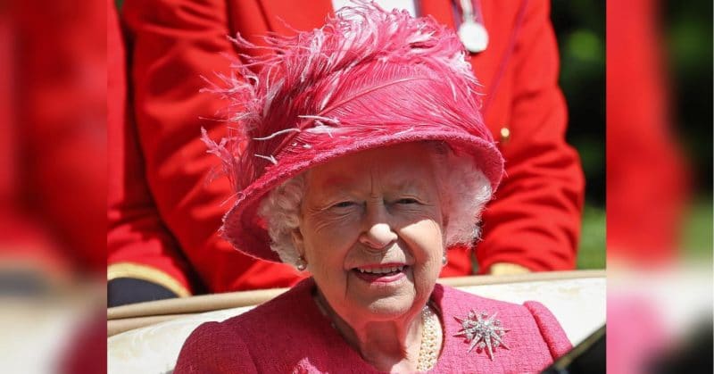 Общество: Кто в семье является любимчиком королевы Елизаветы II - не Кейт Миддлтон и принц Уильям и не Меган Маркл с принцем Гарри - Зара и Майк Тиндолл - «ФАКТЫ»