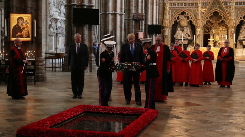 Общество: Трамп возложил венок к Могиле Неизвестного Солдата в Лондоне