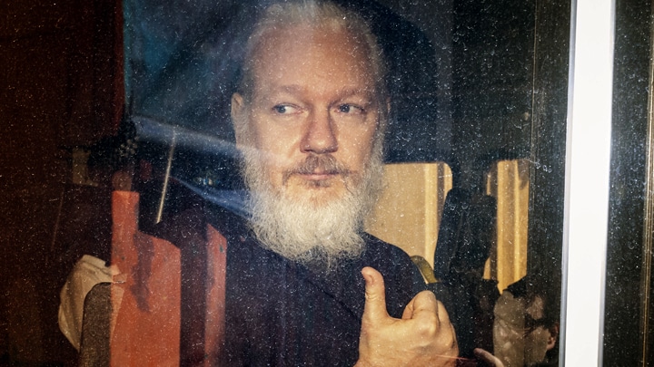 Общество: Пытки над Ассанжем WikiLeaks тюрьма Мельцер ООН: Глава МИД Британии ответил на пытки в отношении основателя WikiLeaks Ассанжа - СМИ