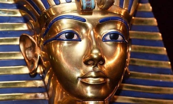 Общество: Египет требует от Лондона остановить продажу бюста Тутанхамона