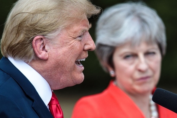 Общество: Трамп: США заключат масштабное торговое соглашение с Британией после Brexit