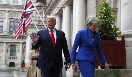 Общество: Reuters: Трамп призывает Британию покинуть ЕС и обещает «феноменальную» торговую сделку