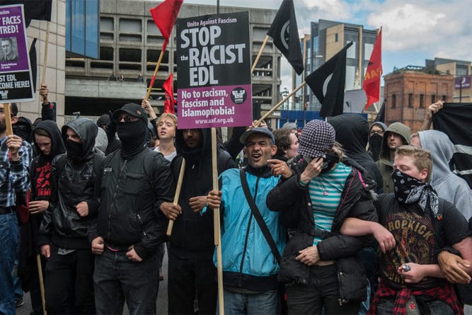 Происшествия: Лондонская полиция выплатила £700 тысяч компенсации антифашистам за незаконное задержание