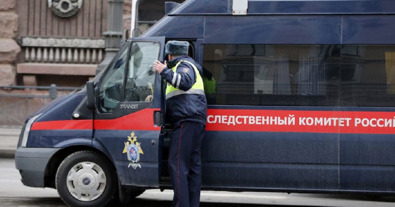 Общество: Британка случайно обнаружила опасную болезнь у сына, играя со стетоскопом.