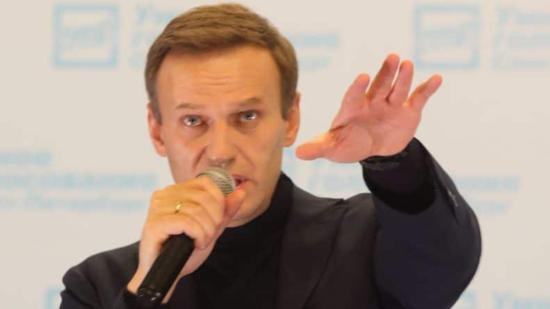 Общество: Ворует деньги, хамит и кормит фейками: как работает ОПГ Навального