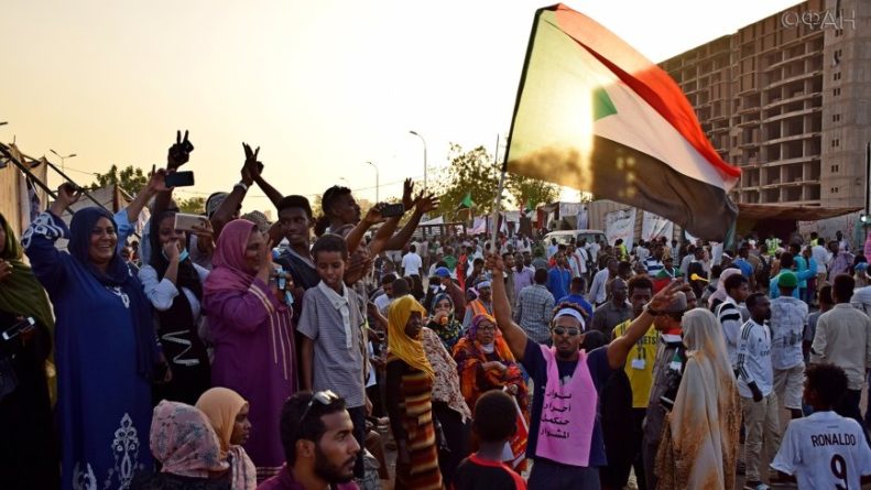 Общество: Судан лишили членства в Африканском союзе