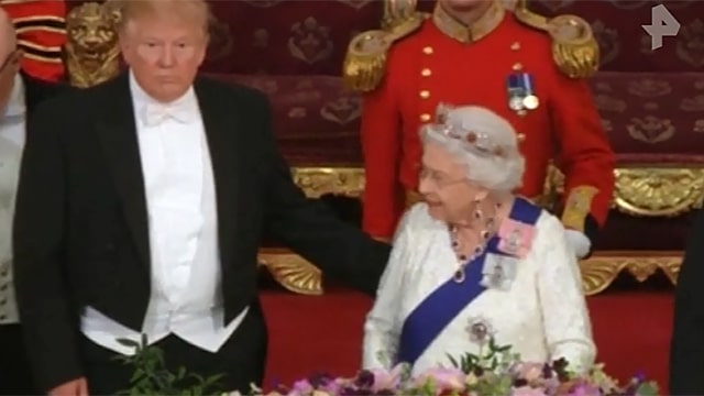 Трамп "распустил руки" на ужине с королевой Великобритании