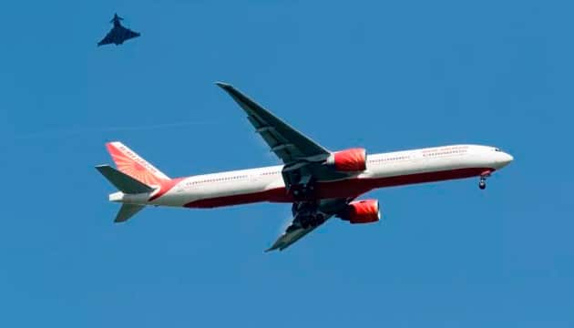 Общество: В Британии экстренно посадили самолет из-за угрозы взрыва