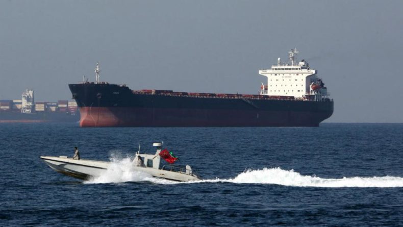 Общество: Великобритания обдумавает меры после захвата танкера