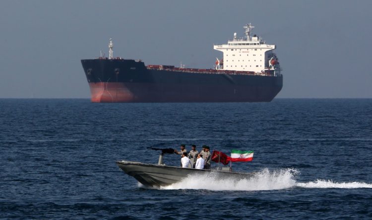 Общество: Великобритания отреагировала на захват Ираном двух нефтяных танкеров