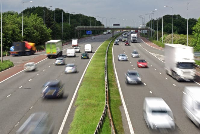 Общество: Британские эксперты предлагают размещать могилы вдоль автомагистралей