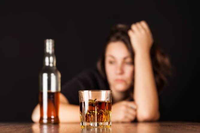 Общество: Каждый пятый пациент в Великобритании злоупотребляет алкоголем