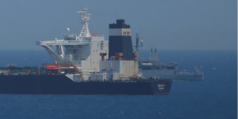 Общество: Британия задержала танкер по подозрению в поставках нефти в Сирию