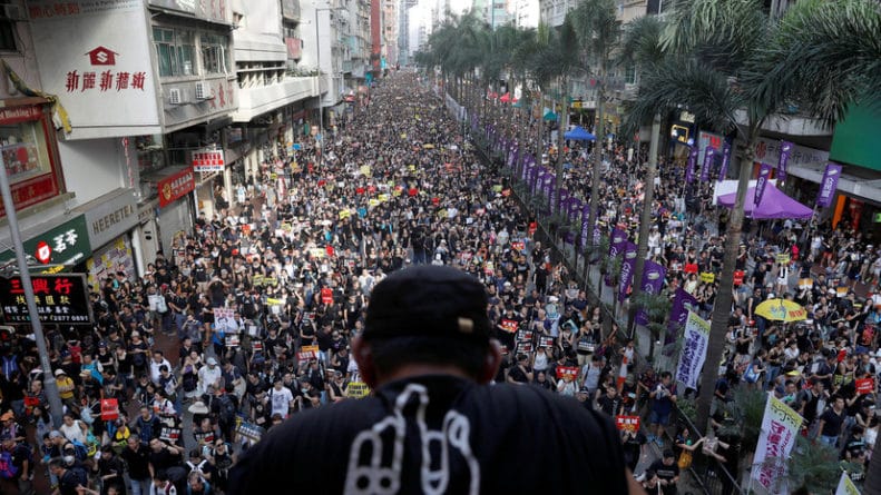 Общество: МИД Британии поддержал право жителей Гонконга на протесты