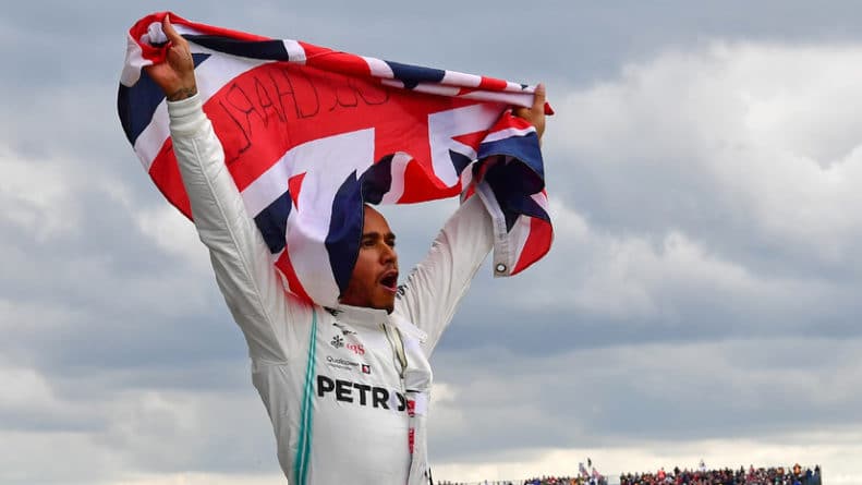 Общество: Рекордная победа Хэмилтона, два очка Квята и авария Феттеля: итоги Гран-при Великобритании в «Формуле-1» — РТ на русском