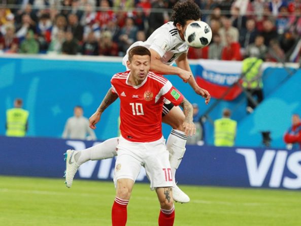 Спорт: Форвард сборной России объяснил отказ от продолжения карьеры в Англии