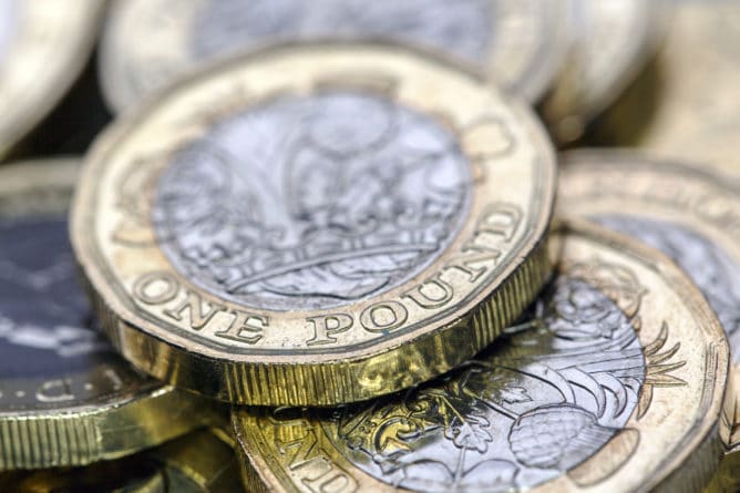 Общество: Британцы зарабатывают сейчас меньше, чем в девяностые