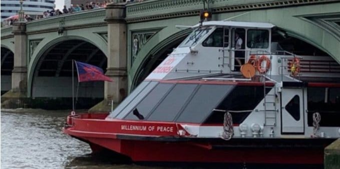 Общество: В Лондоне прогулочный катер врезался в Вестминстерский мост