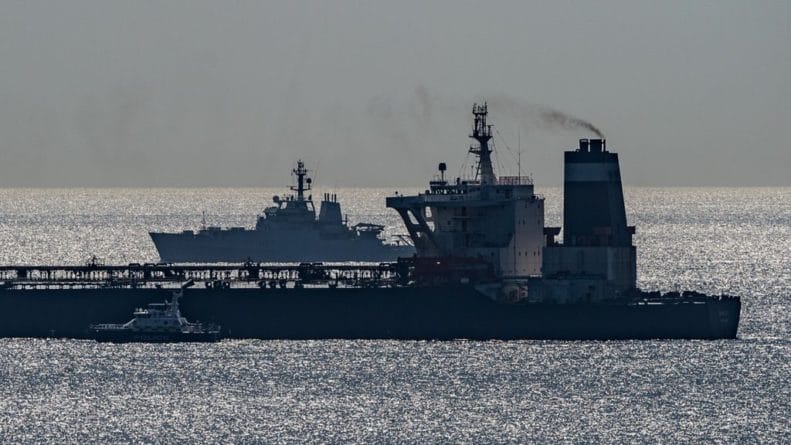 Без рубрики: Иран вызвал посла Великобритании из-за захвата иранского танкера