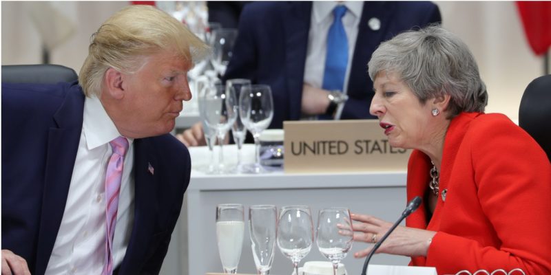 Общество: Премьер Британии поддержала посла в США после резкой критики со стороны Трампа