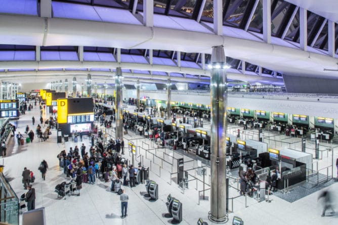 Общество: В аэропорту Лондона забастовки: В МИД предупреждают о задержках рейсов