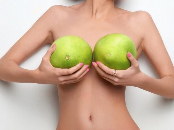 Общество: Британские ученые развенчали три мифа о женской груди
